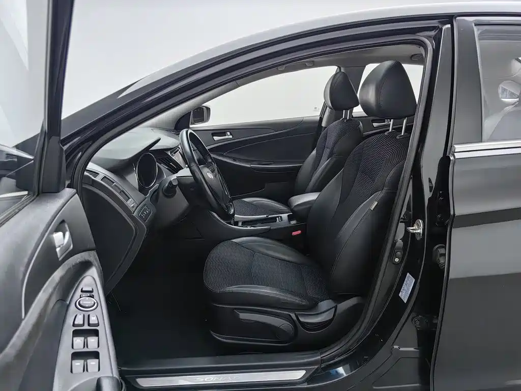 Hyundai Sonata — миниатюра 10