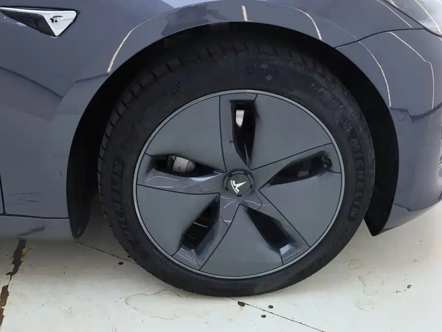 Tesla Model 3 — миниатюра 11