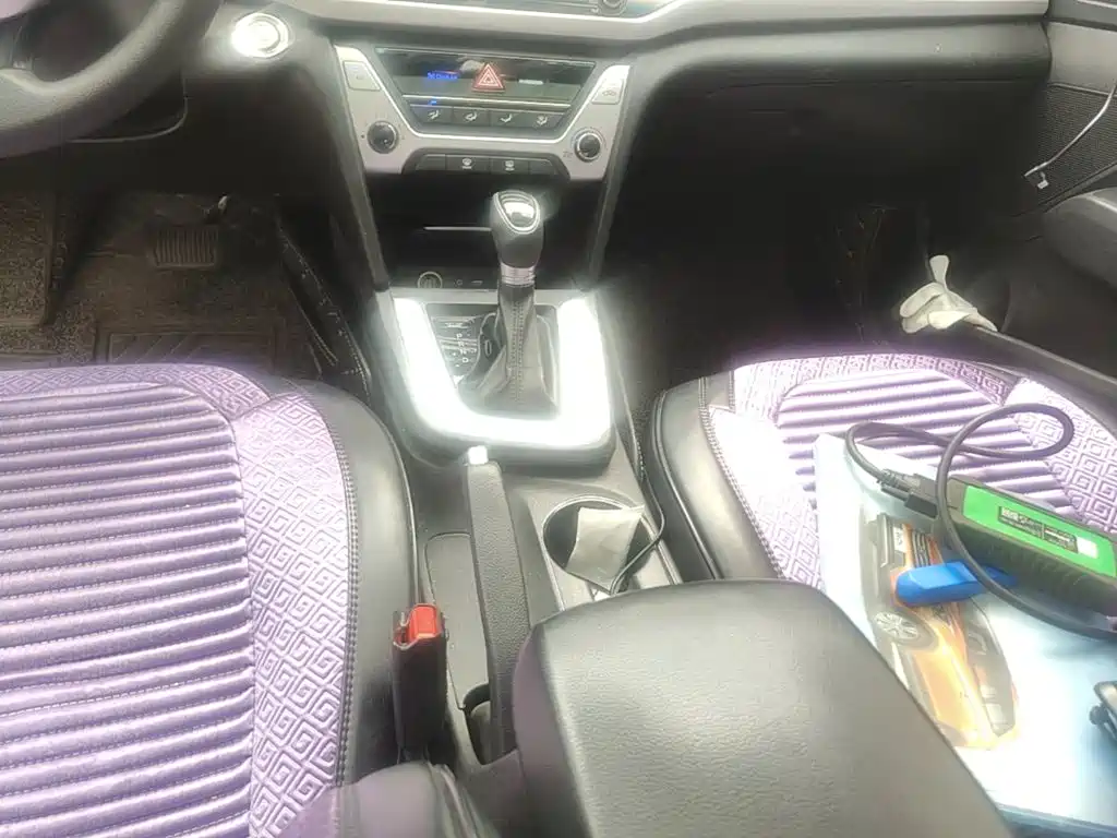 Hyundai Elantra — миниатюра 14