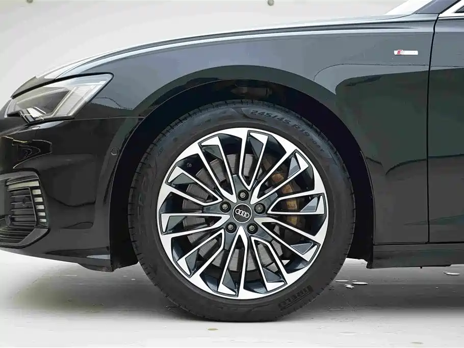 Audi A6L New Energy — миниатюра 15
