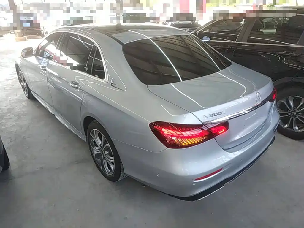 Mercedes-Benz E-Class — миниатюра 5
