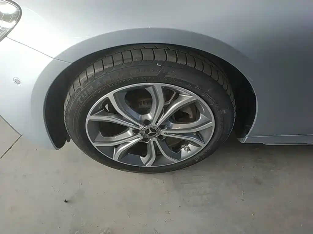 Mercedes-Benz E-Class — миниатюра 23