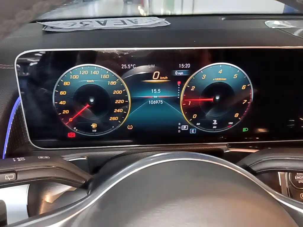 Mercedes-Benz GLB — миниатюра 12