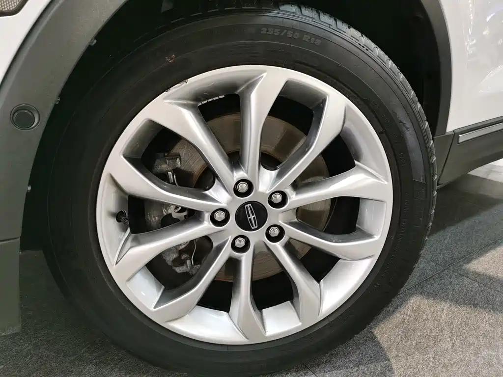 Lincoln MKC — миниатюра 15
