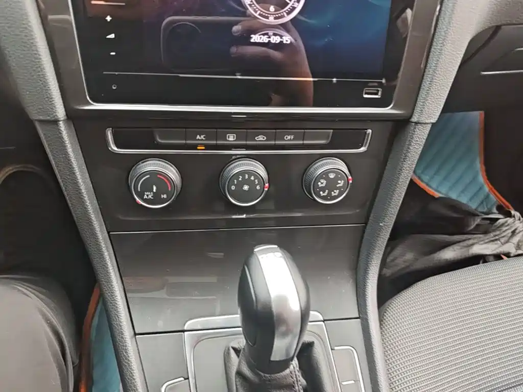 Volkswagen Golf — миниатюра 13