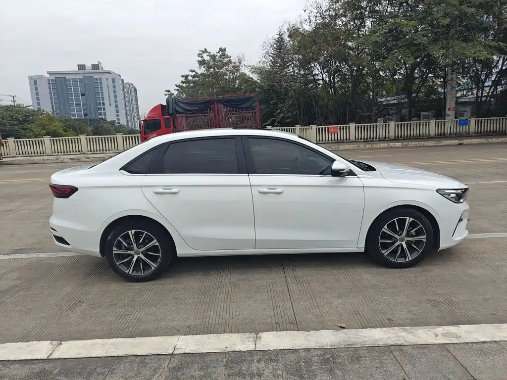 Geely Emgrand — миниатюра 13
