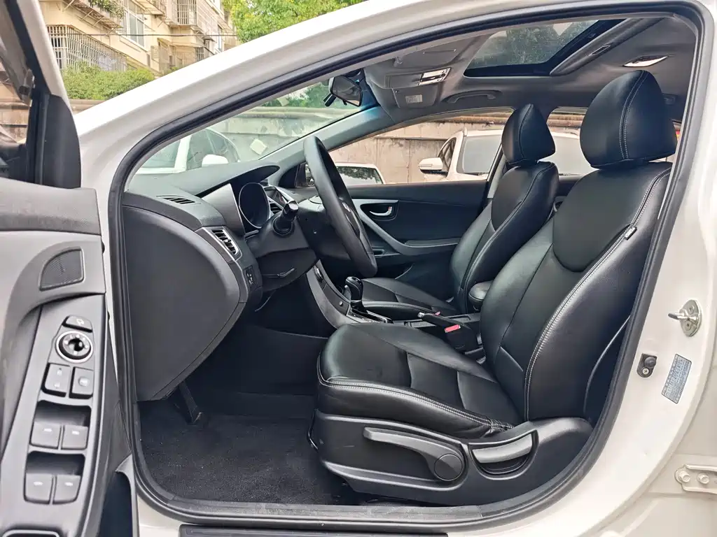 Hyundai Elantra Langdong — миниатюра 5