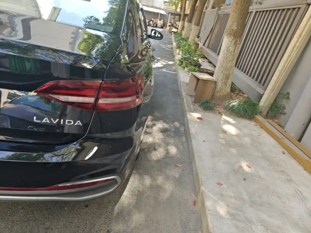Volkswagen Lavida — миниатюра 8