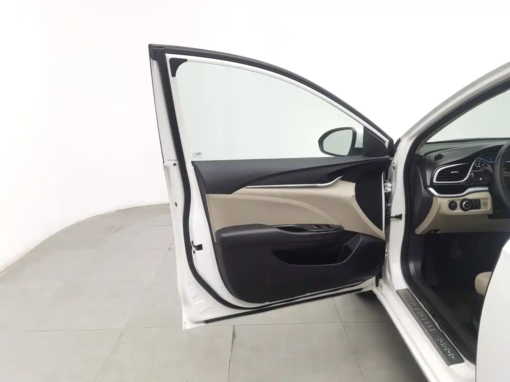 Buick Excelle — миниатюра 8
