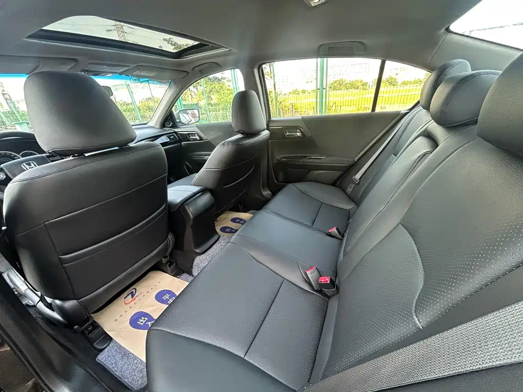 Honda Accord — миниатюра 8