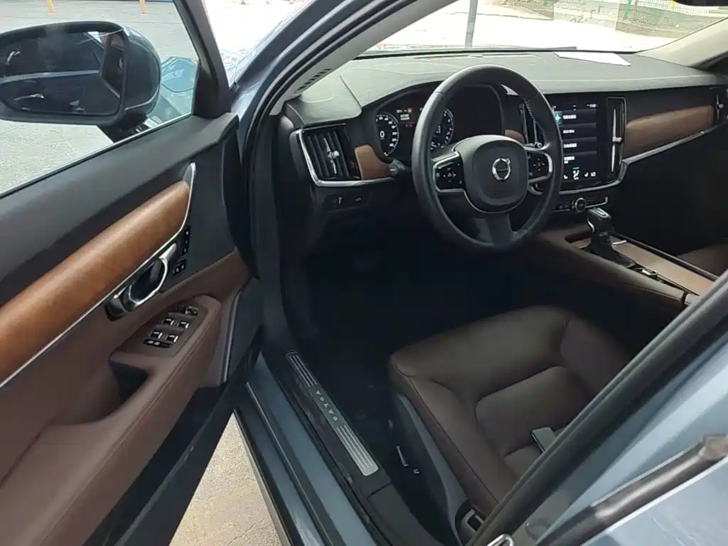 Volvo S90 — миниатюра 16