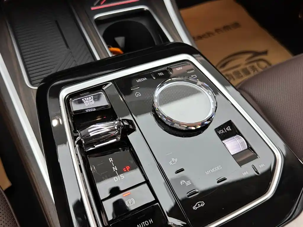 BMW 7 Series — миниатюра 18