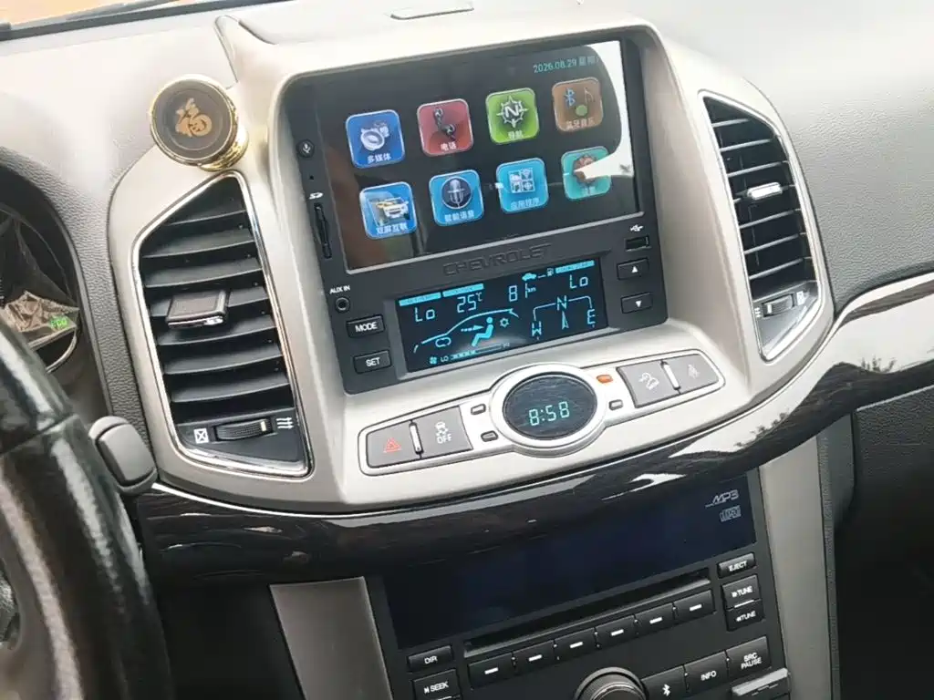 Chevrolet Captiva — миниатюра 13