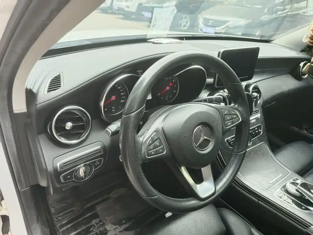 Mercedes-Benz C-Class — миниатюра 5