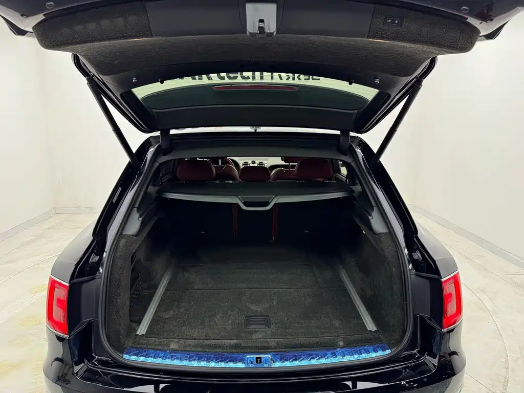Bentley Bentayga — миниатюра 27