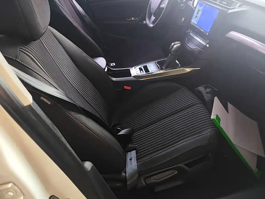 Peugeot 408 — миниатюра 25
