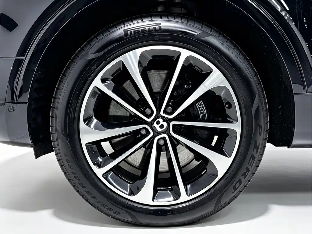 Bentley Bentayga — миниатюра 31