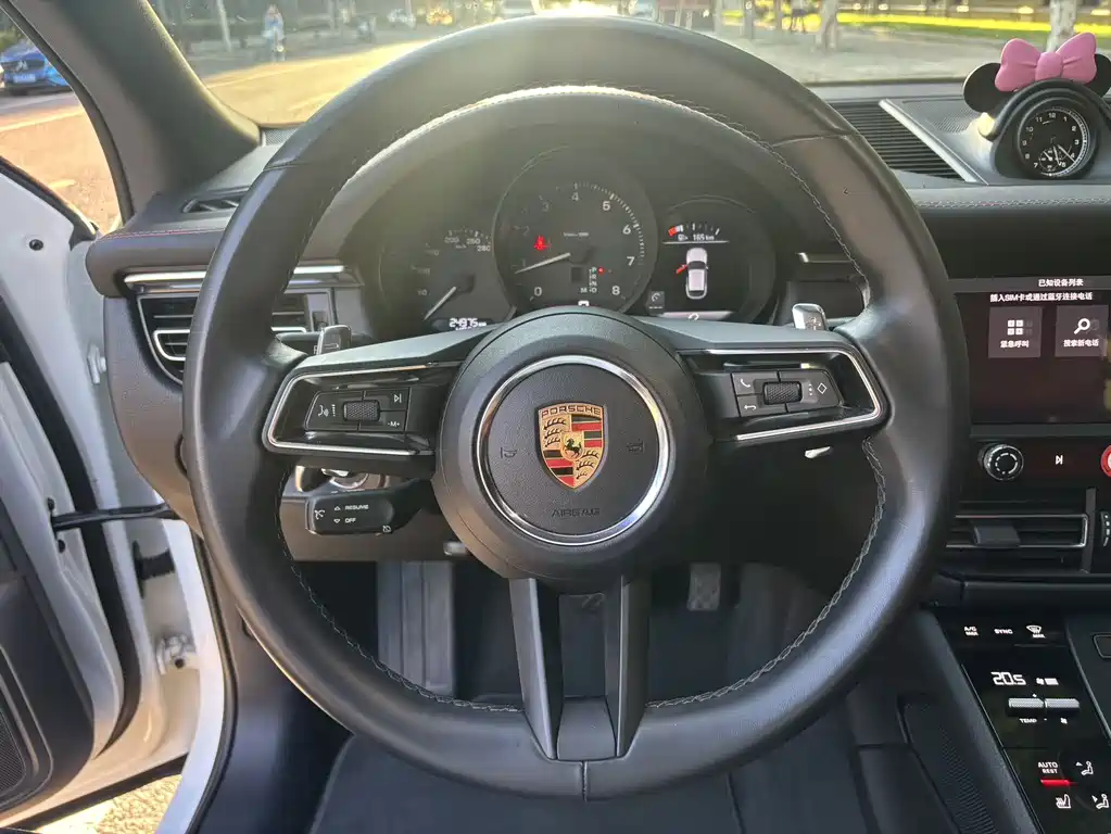 Porsche Macan — миниатюра 10