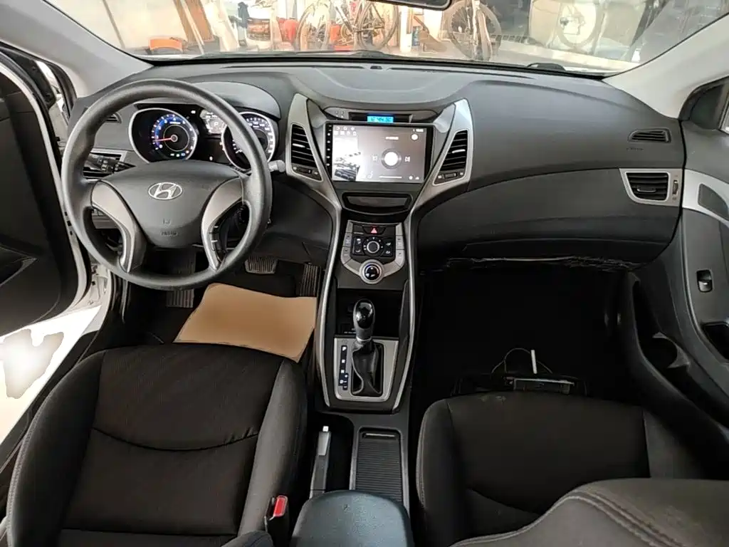 Hyundai Elantra Langdong — миниатюра 10