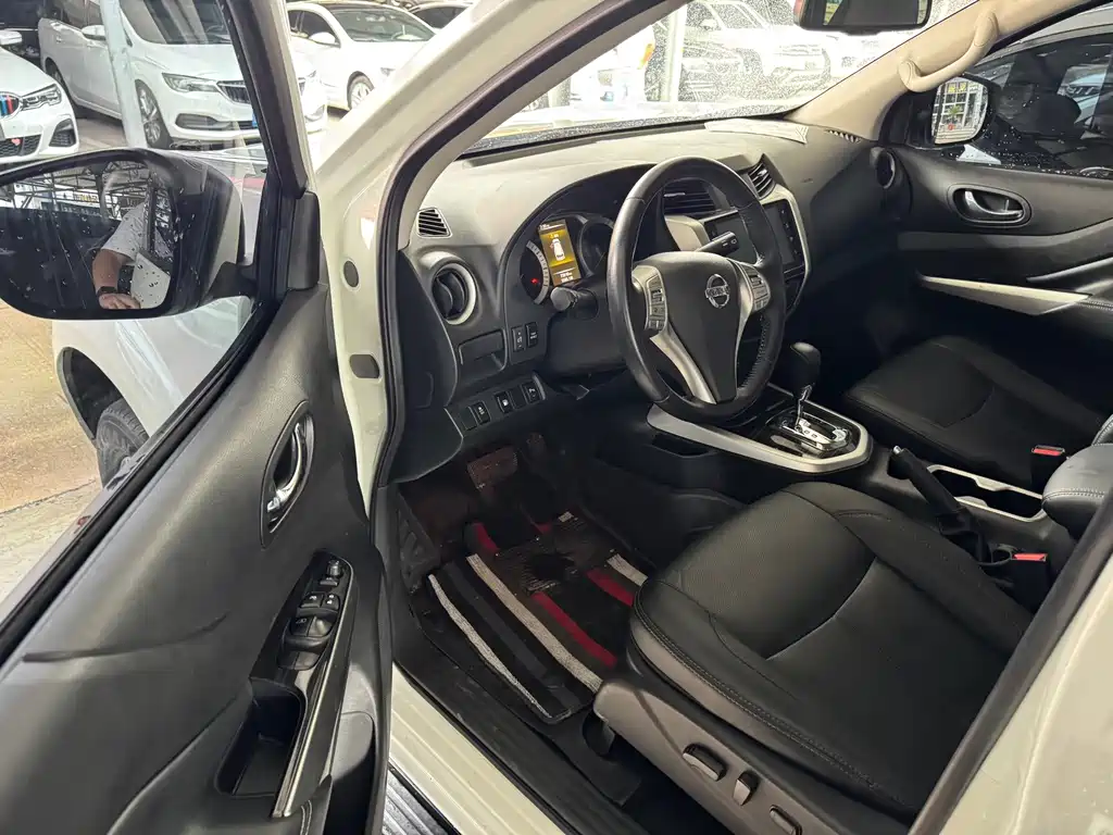 Nissan Terra — миниатюра 7