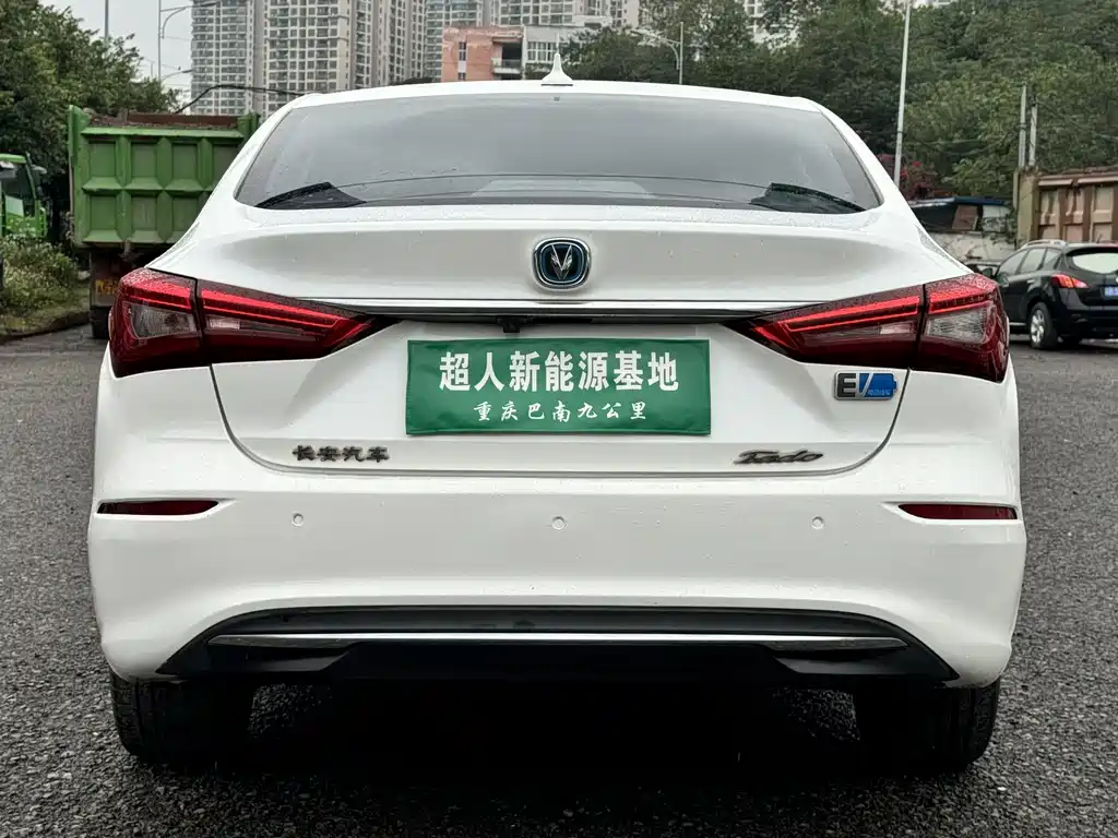 Changan Eado New Energy — миниатюра 4