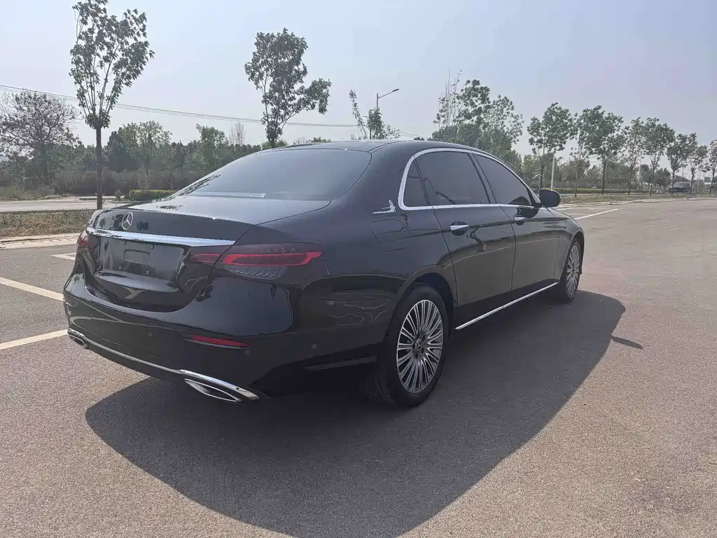 Mercedes-Benz E-Class — миниатюра 4
