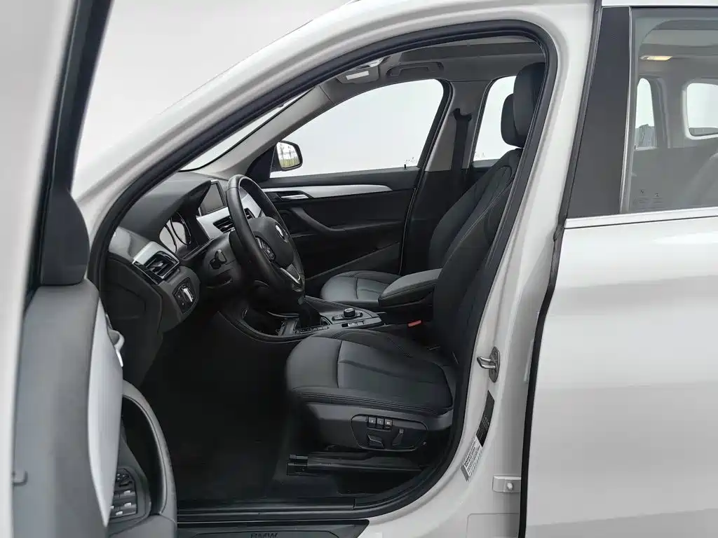 BMW X1 — миниатюра 10