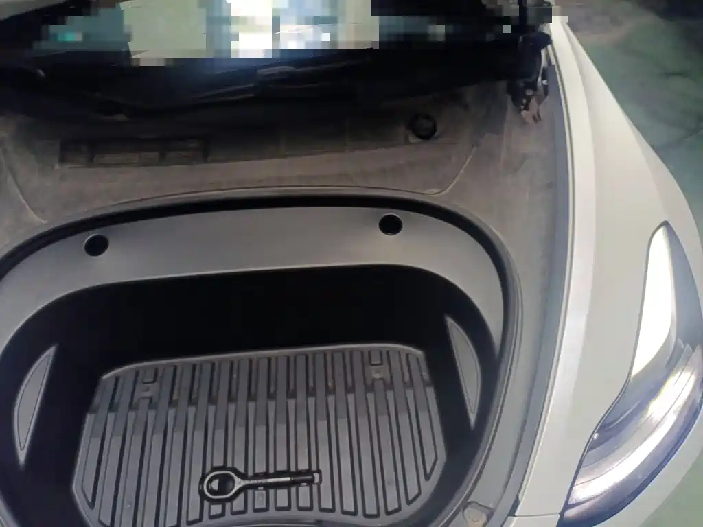 Tesla Model 3 — миниатюра 20