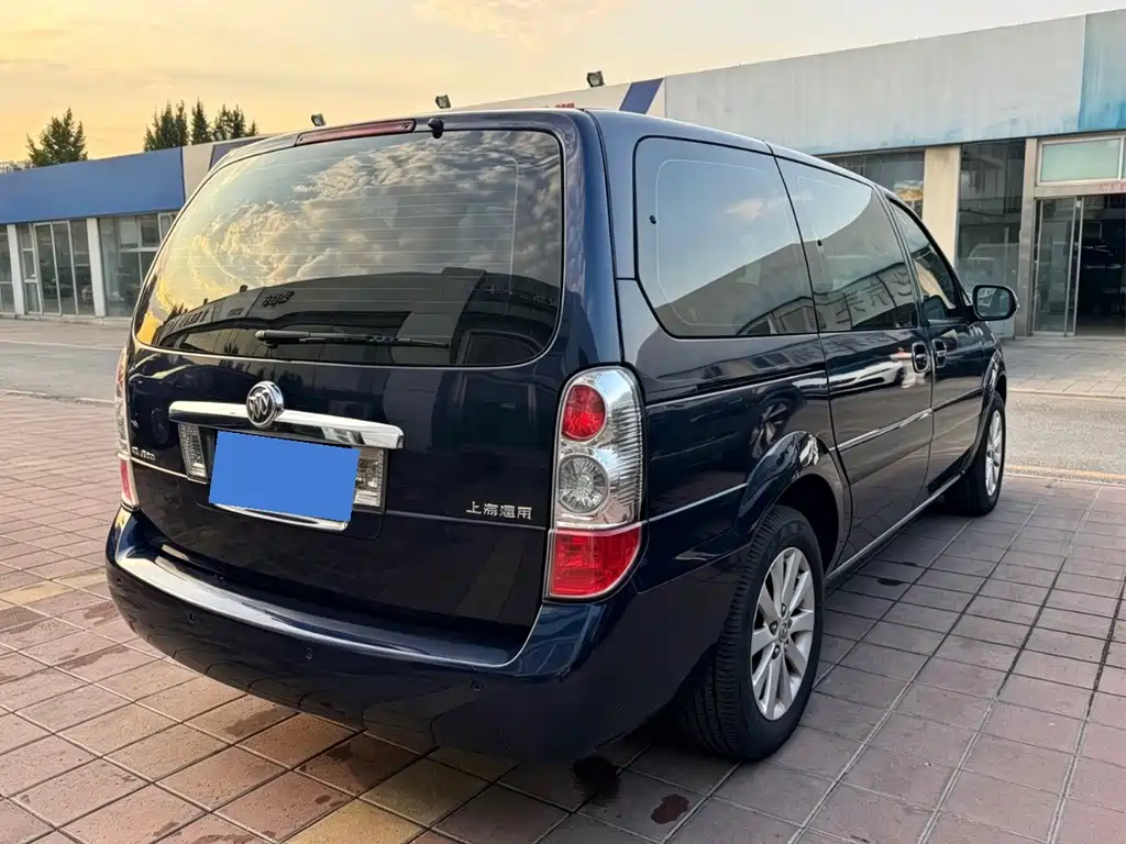 Buick GL8 — миниатюра 5