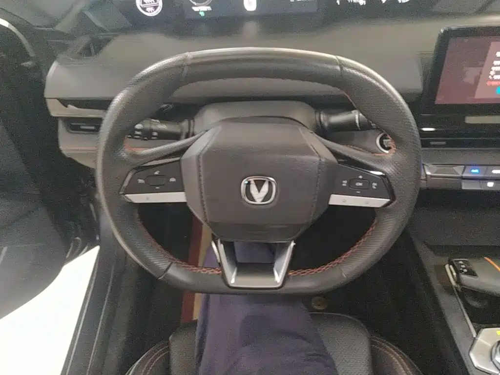 Changan UNI-V iDD — миниатюра 11
