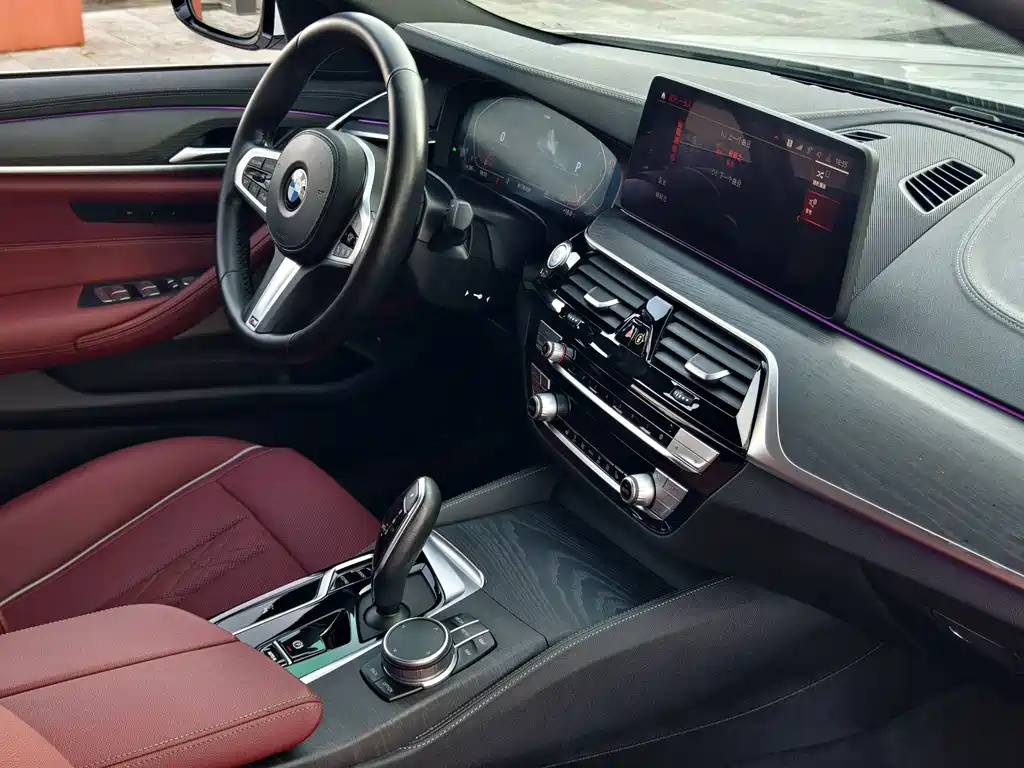 BMW 5 Series — миниатюра 17