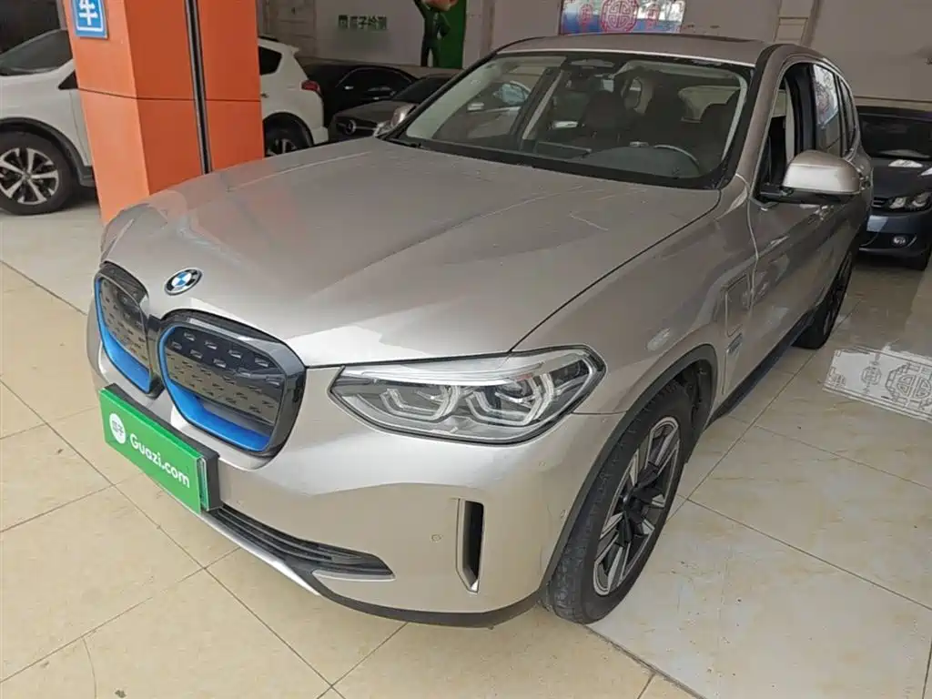 BMW iX3 2021