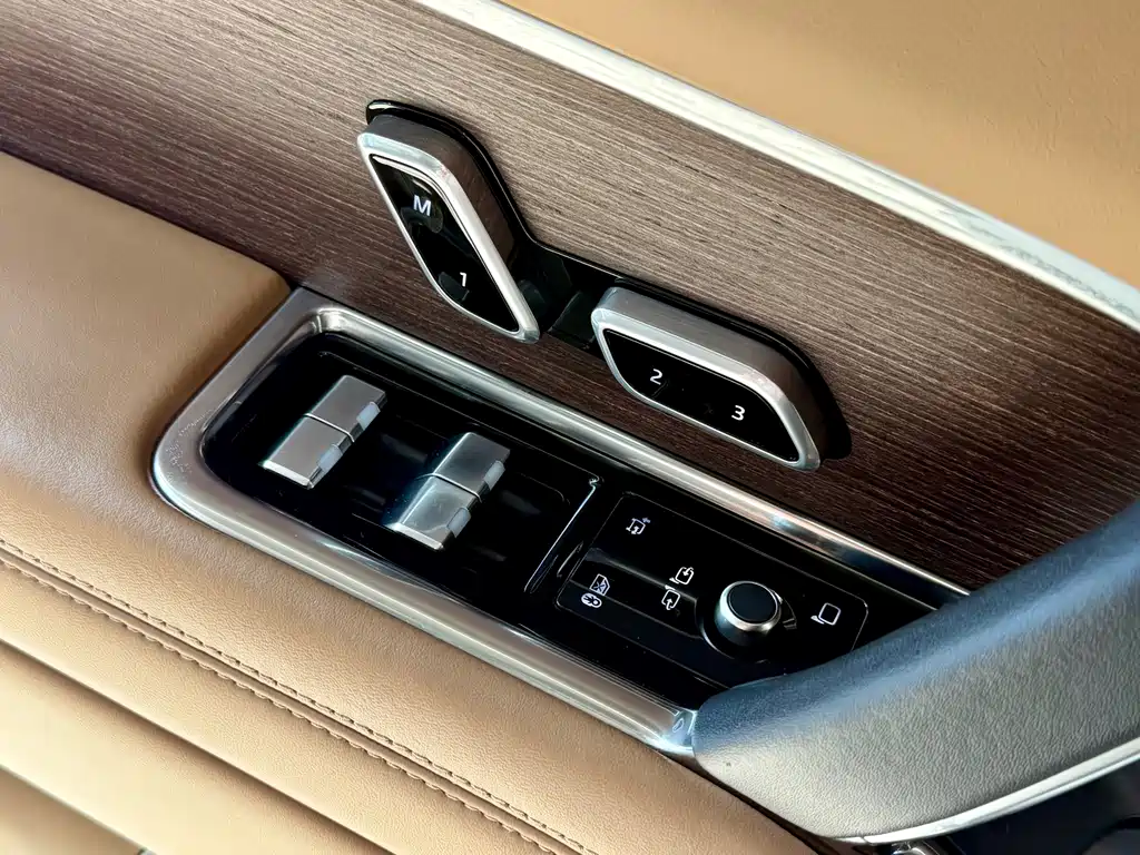 Land Rover Range Rover — миниатюра 10