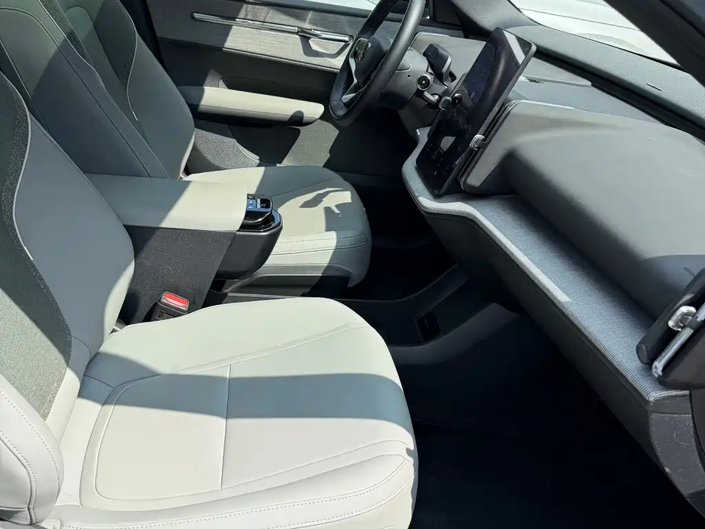 Volvo EX30 — миниатюра 6