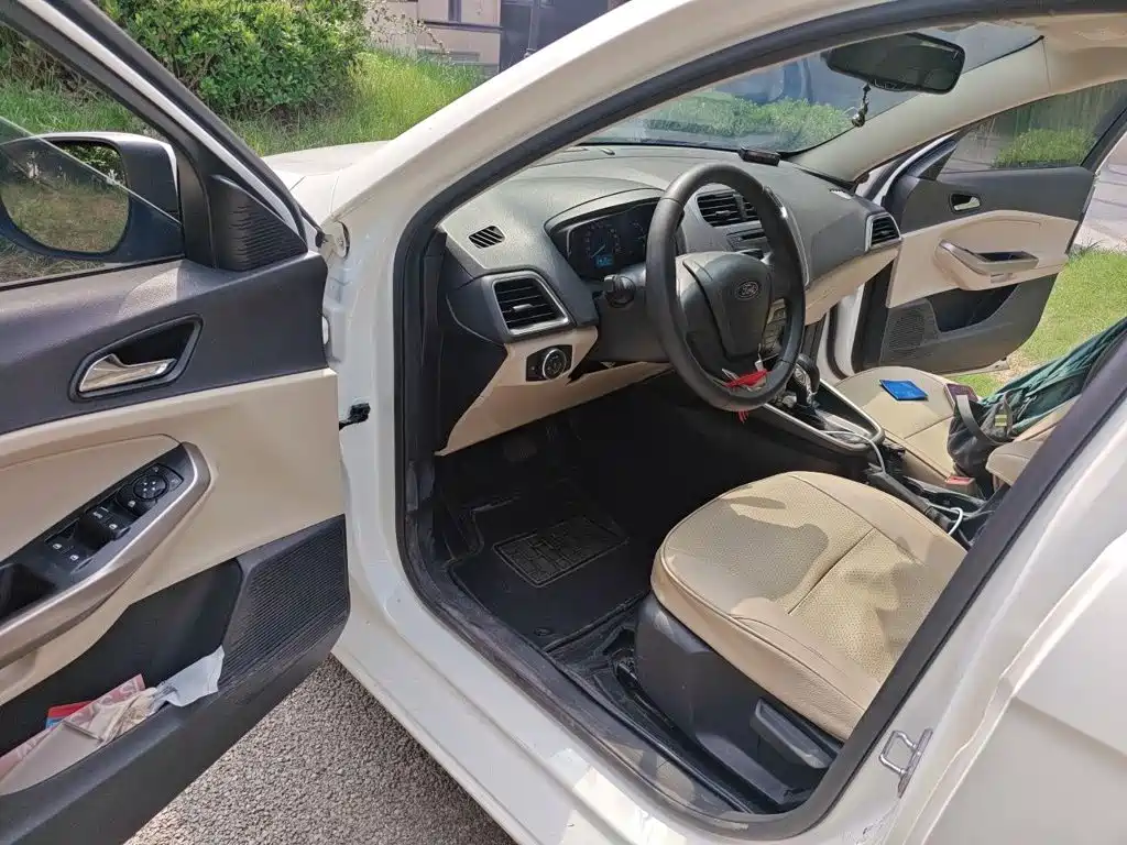 Ford Escort — миниатюра 17