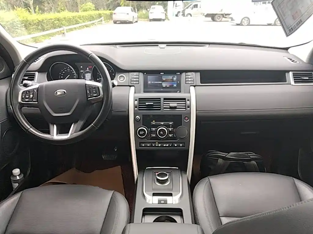 Land Rover Discovery Sport — миниатюра 10