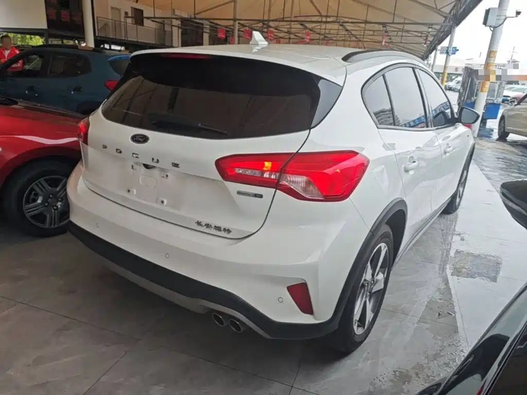 Ford Focus Active — миниатюра 7