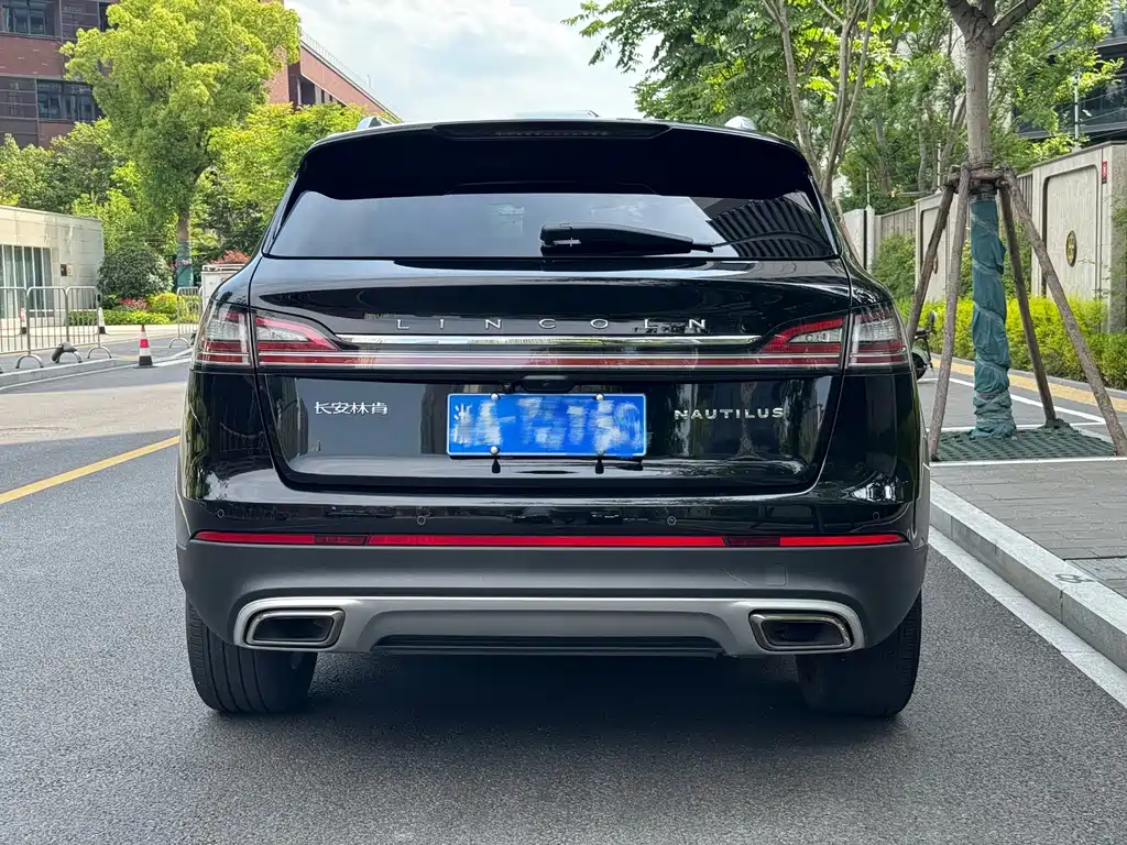 Lincoln Nautilus 2021 2.0T