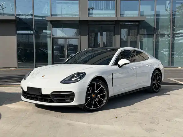 PORSCHE PANAMERA 2022
