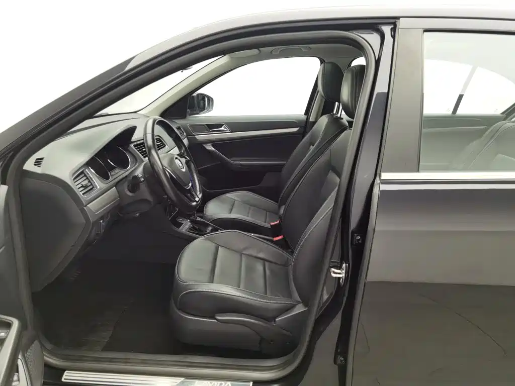 Volkswagen Lavida — миниатюра 10