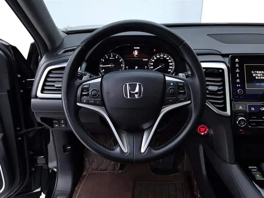 HONDA UR V