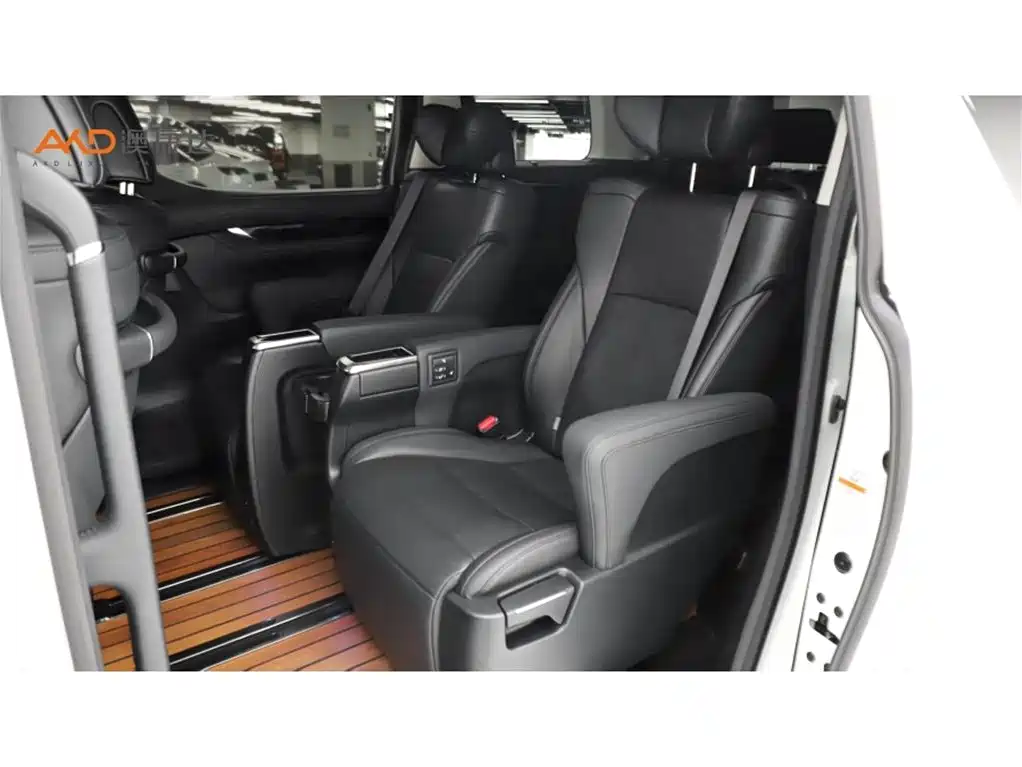 Toyota Vellfire — миниатюра 7