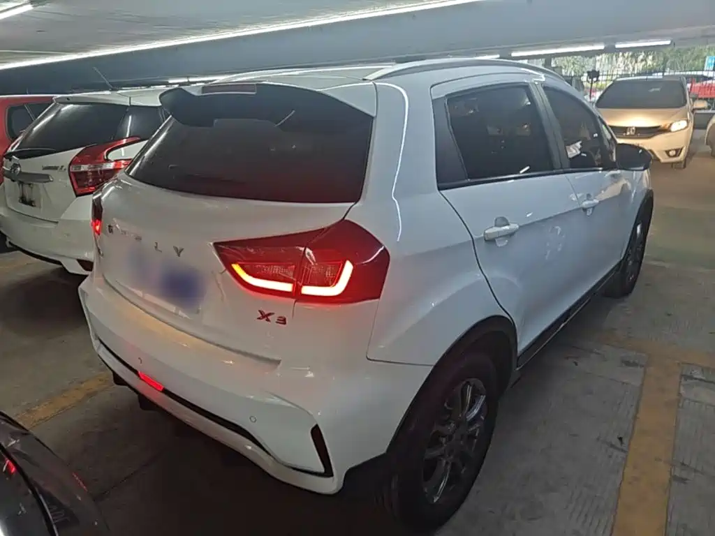 Geely Vision X3 — миниатюра 7