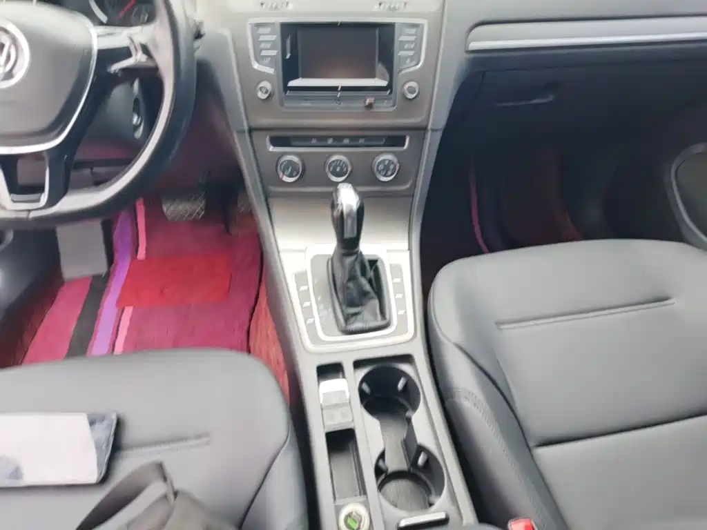 Volkswagen Golf — миниатюра 14