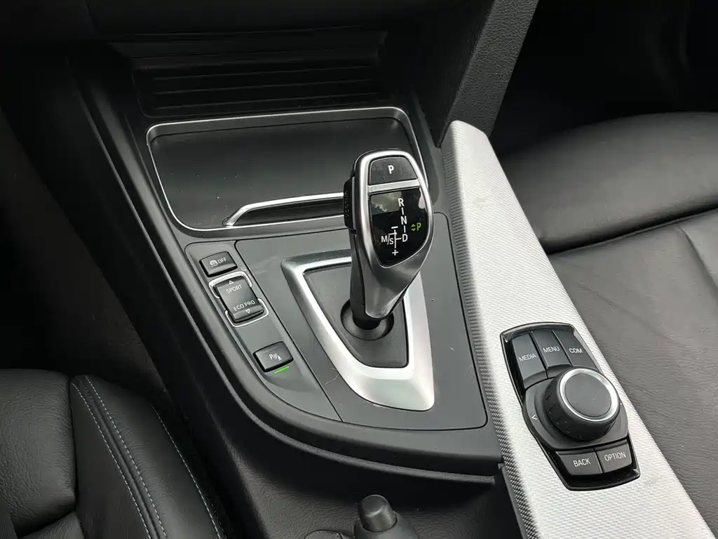BMW 3 Series — миниатюра 10