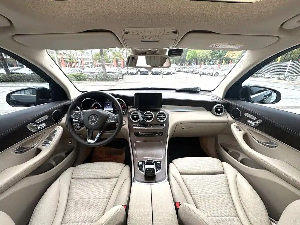 Mercedes-Benz GLC 2017 GLC 300 4MATIC