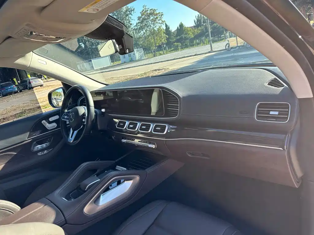 Mercedes-Benz GLE (Import) — миниатюра 17