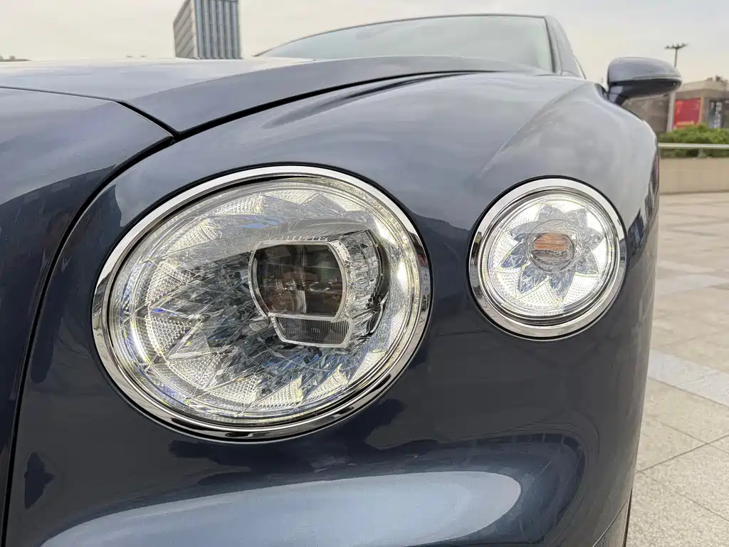 BENTLEY FLYING SPUR PLUG IN HYBRID