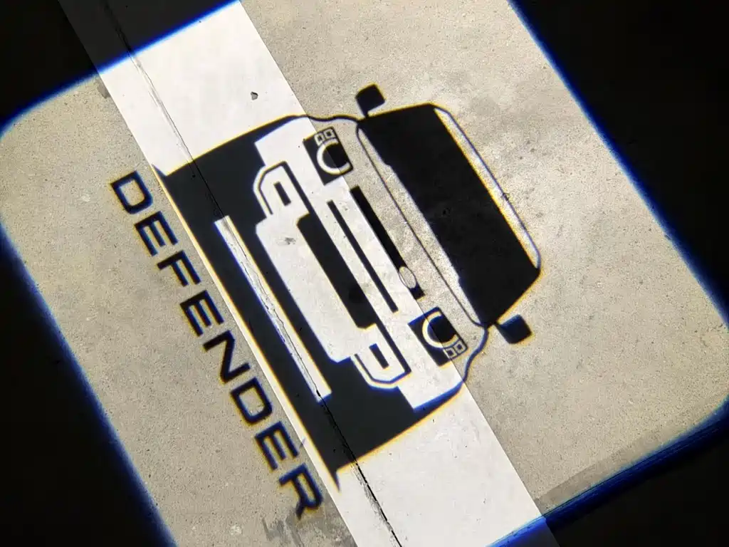 Land Rover Defender — миниатюра 4