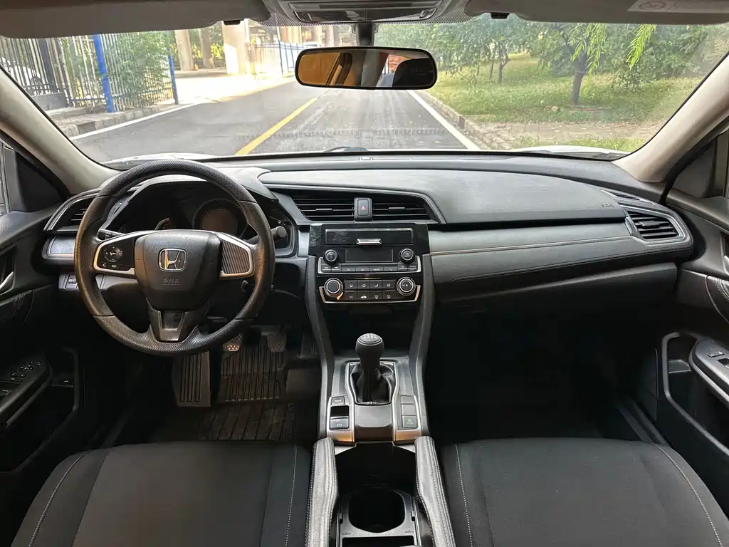 Honda Civic — миниатюра 13